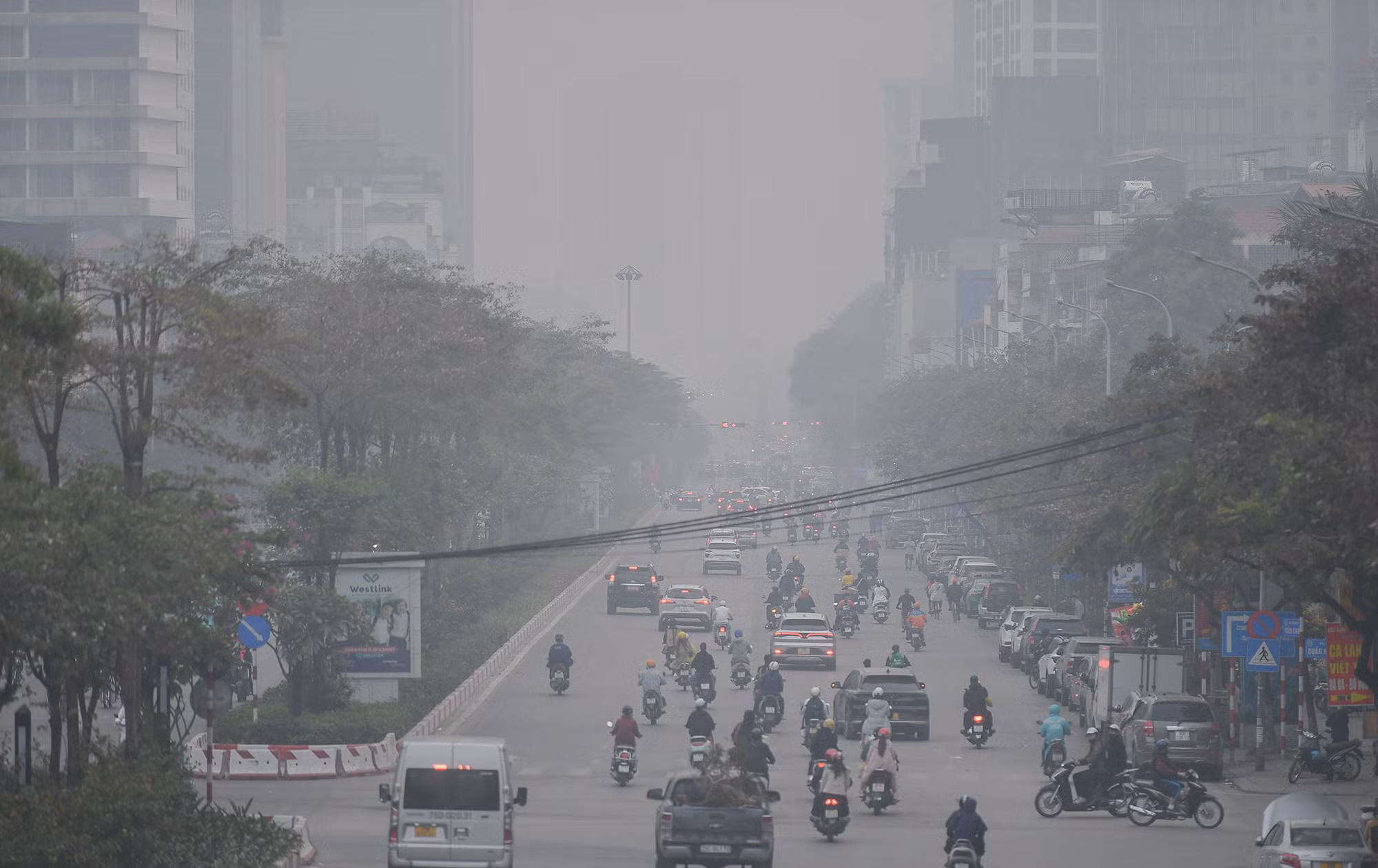 [Ảnh] Thành phố Hà Nội mù sương do ô nhiễm không khí ngày cuối năm ảnh 2