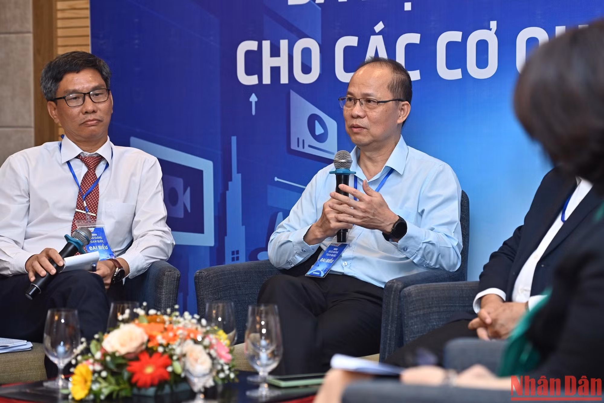 Ông Lê Xuân Trung, Phó Tổng Biên tập Báo Tuổi trẻ, chia sẻ tại phiên làm việc.
