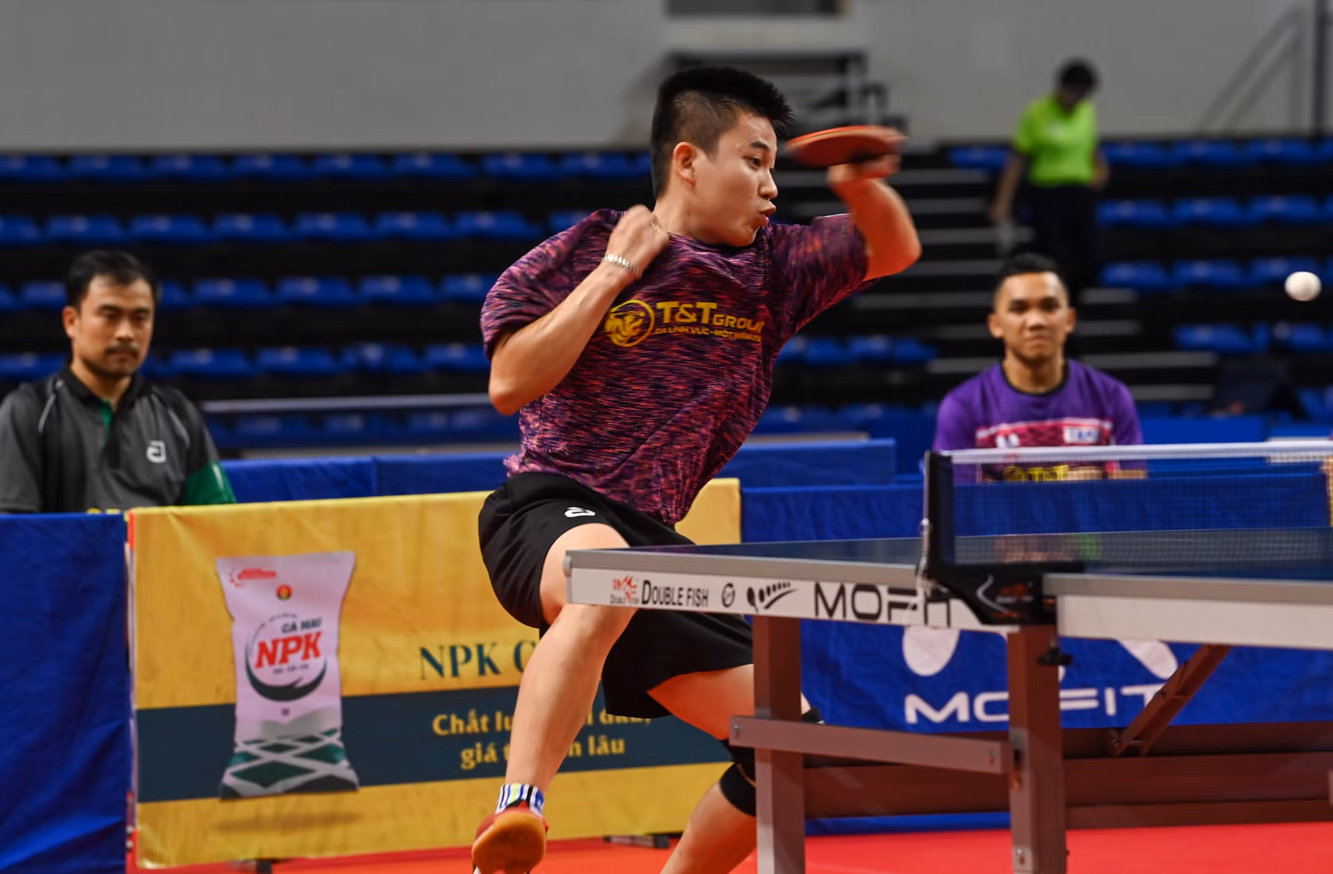Trận chung kết bước vào trận đấu thứ năm quyết định giữa Nguyễn Văn Huấn (Hà Nội) và Lê Đình Đức. Thi đấu đầy quyết tâm, Đình Đức đã lội ngược dòng sau khi bị thua trước 0-2 và giành thắng lợi sít sao 3-2, đưa CLB Hà Nội T&amp;T lên ngôi vô địch đồng đội nam.