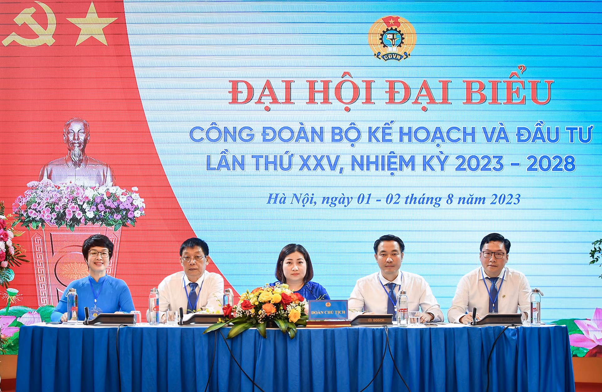 Đoàn Chủ tịch điều hành Đại hội. Đoàn Chủ tịch điều hành Đại hội.