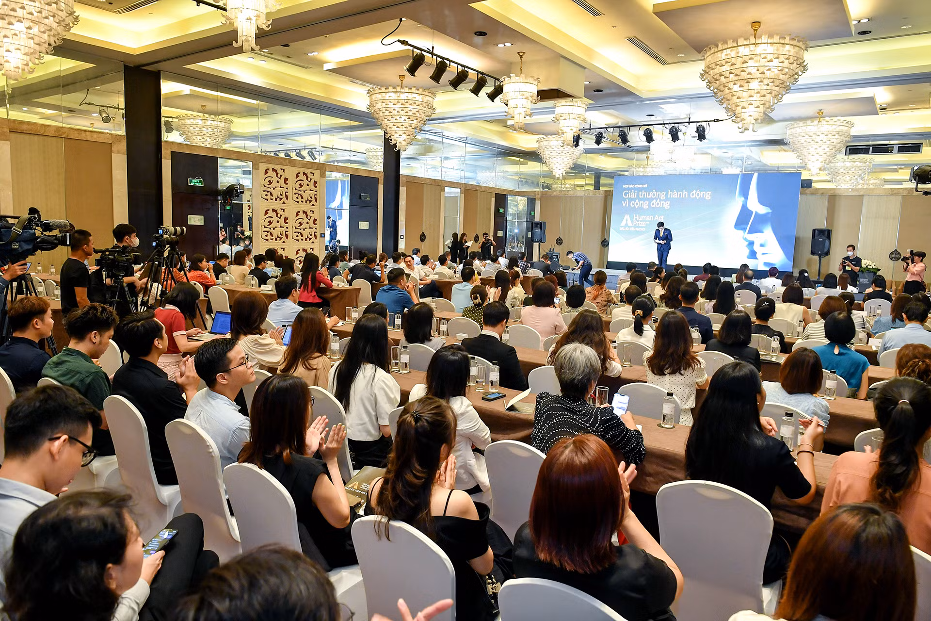 [Ảnh] Họp báo công bố Giải thưởng Hành động vì cộng đồng 2023 với chủ đề “Dấu ấn tiên phong” ảnh 1