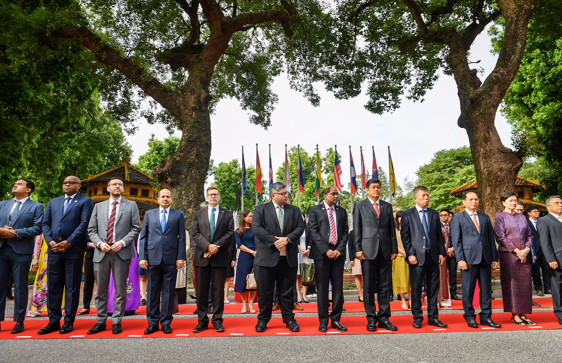 Cùng tham dự có Đại sứ các nước ASEAN và đại diện các nước đối tác của ASEAN. (Ảnh: THÀNH ĐẠT) Cùng tham dự có Đại sứ các nước ASEAN và đại diện các nước đối tác của ASEAN. (Ảnh: THÀNH ĐẠT)