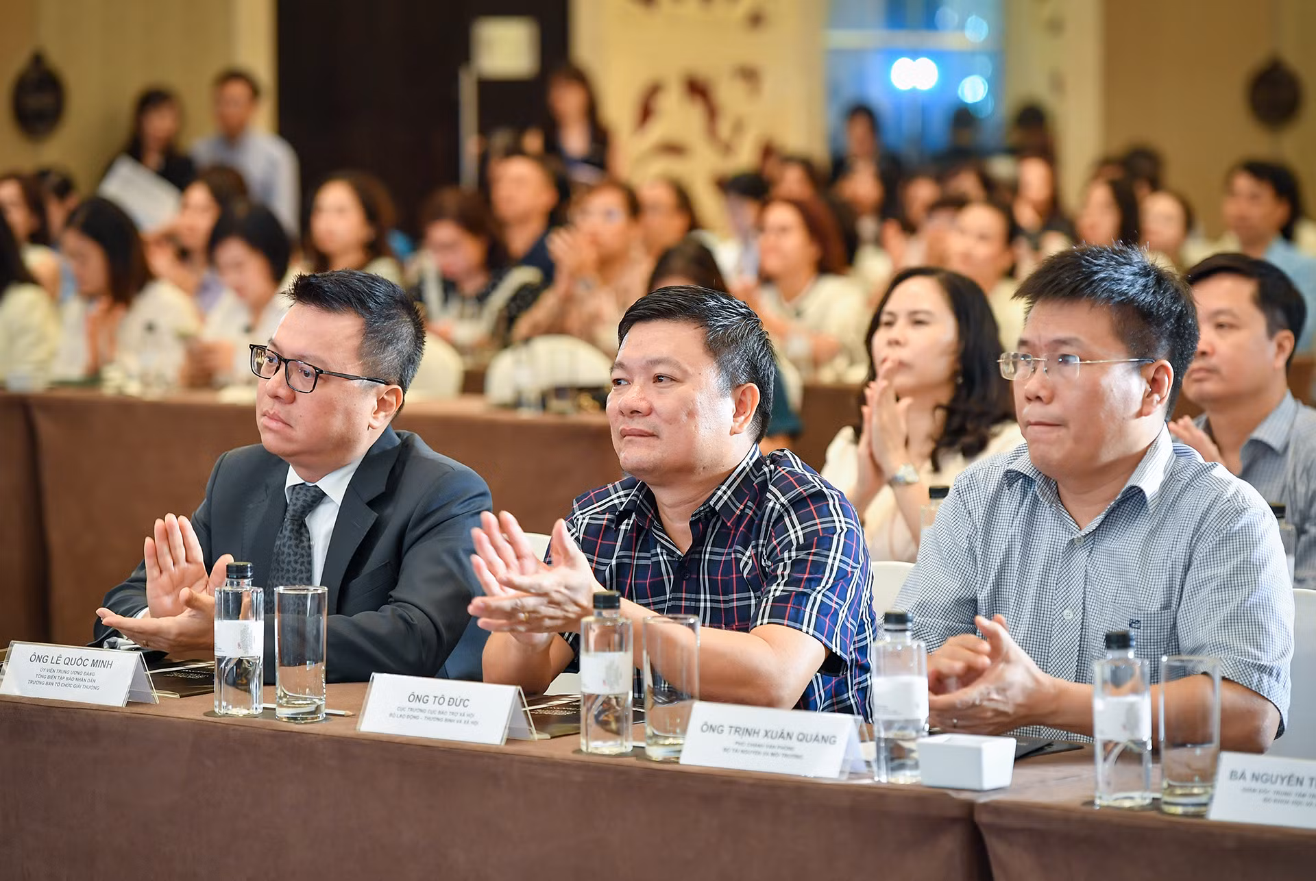 [Ảnh] Họp báo công bố Giải thưởng Hành động vì cộng đồng 2023 với chủ đề “Dấu ấn tiên phong” ảnh 2