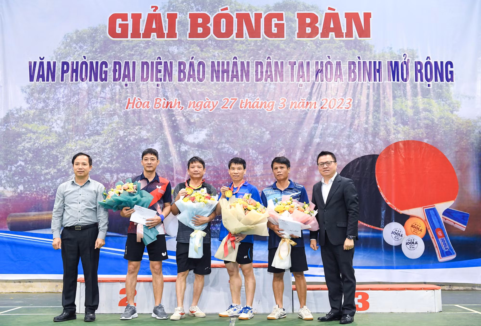 [Ảnh] Đoàn công tác Báo Nhân Dân làm việc với tỉnh Hòa Bình ảnh 10