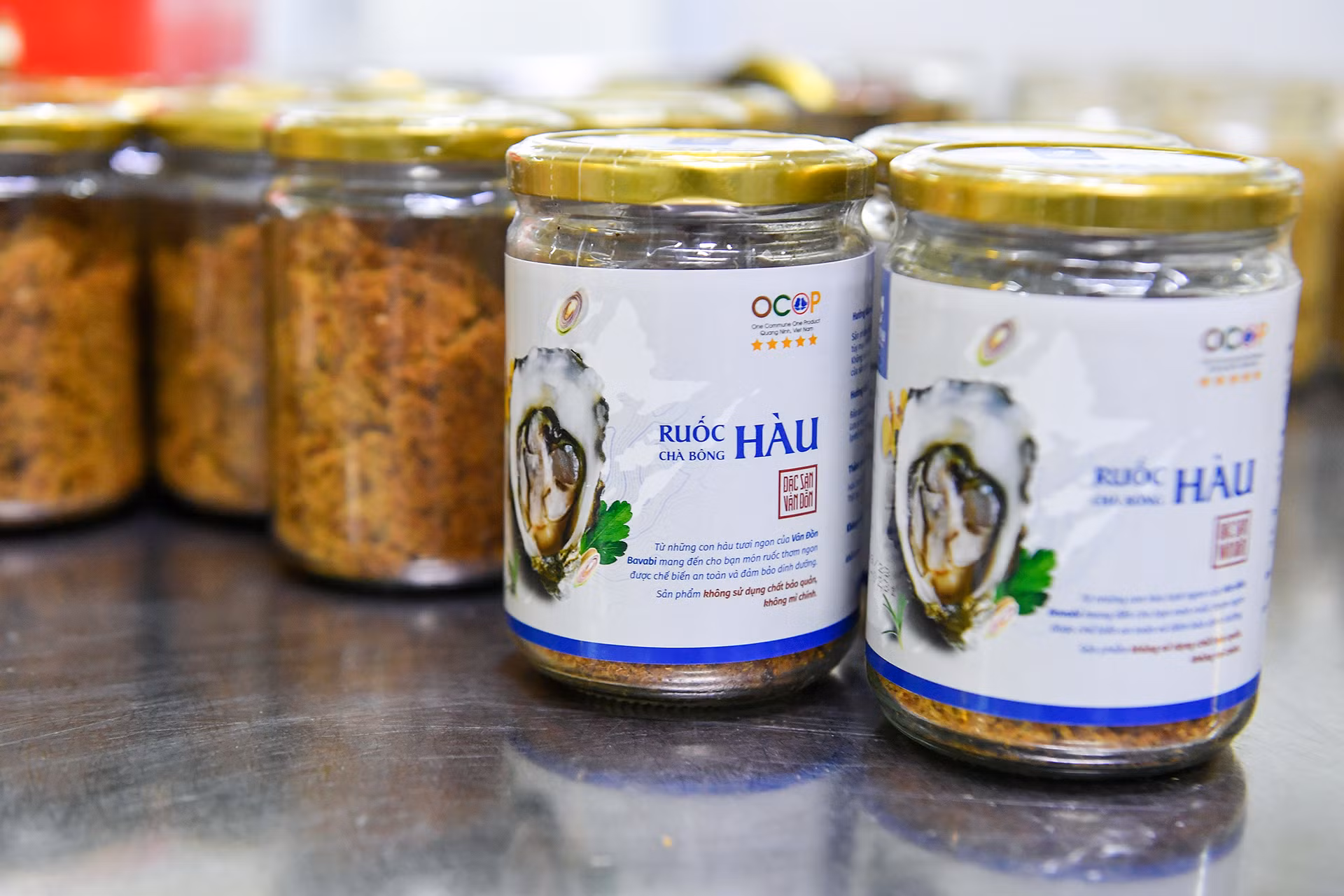 Ruốc hàu Bavabi là một thương hiệu rất quen thuộc của vùng đất Quảng Ninh. Những tiêu chuẩn về nguyên liệu và quy trình sản xuất ruốc hàu luôn được tuân thủ nghiêm ngặt mang đến sản phẩm chất lượng tuyệt vời cho sức khỏe.