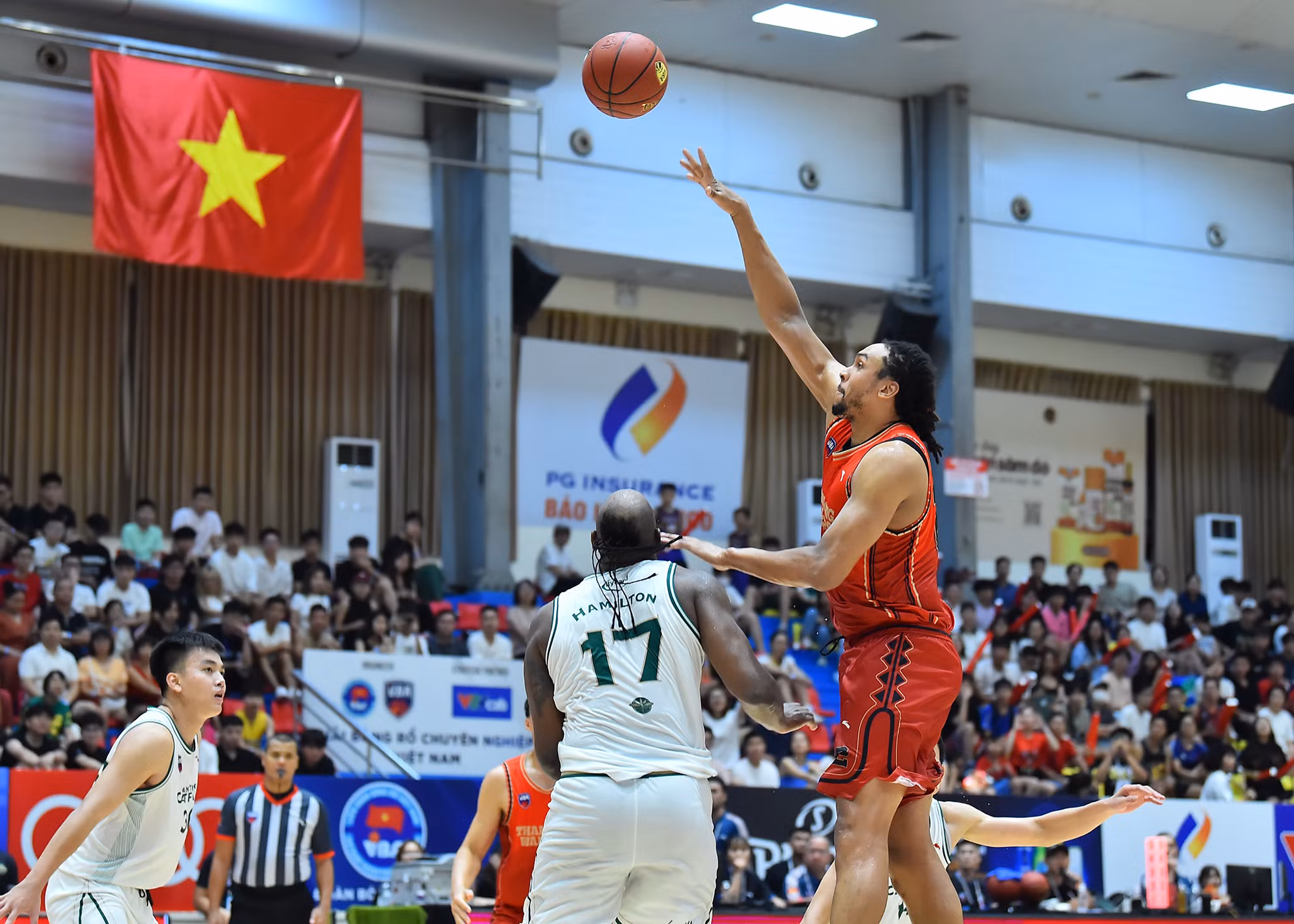 [Ảnh] VBA 2023: Thang Long Warriors thắng nhọc Cantho Catfish ảnh 9