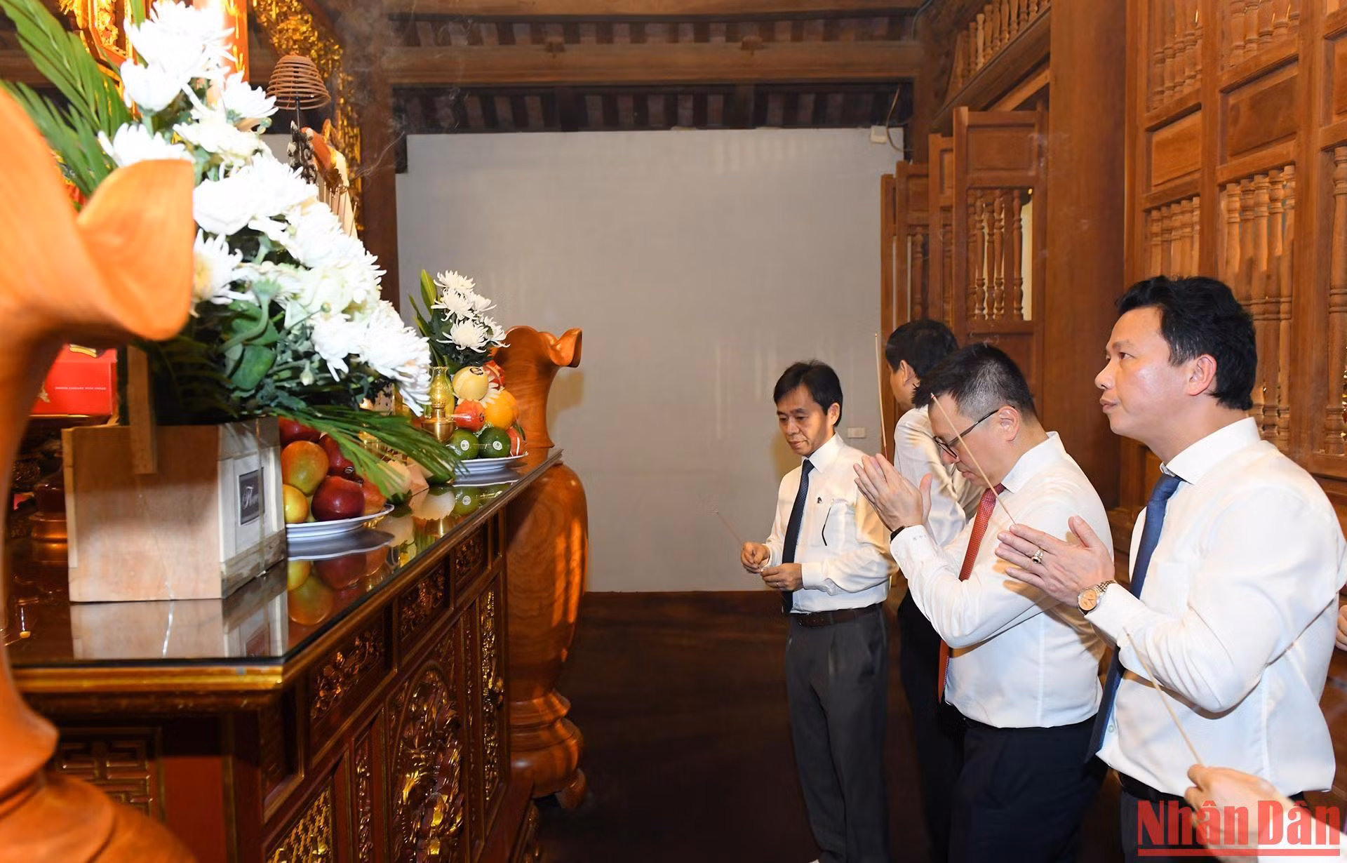 Lãnh đạo Đảng, Nhà nước dâng hương tri ân các Anh hùng, liệt sĩ tại Ngã ba Đồng Lộc ảnh 9 Lãnh đạo Đảng, Nhà nước dâng hương tri ân các Anh hùng, liệt sĩ tại Ngã ba Đồng Lộc ảnh 9
