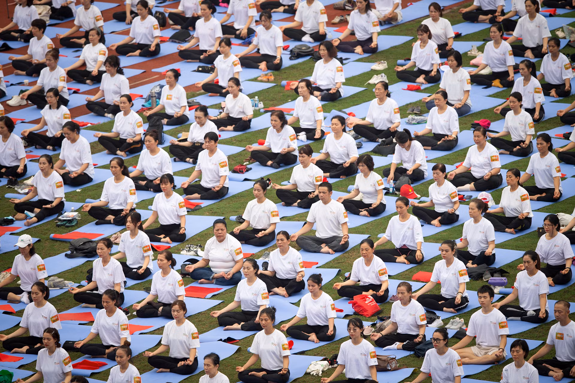 [Ảnh] 5.000 người đồng diễn yoga xếp hình lá cờ Tổ quốc, xác lập kỷ lục Việt Nam ảnh 6