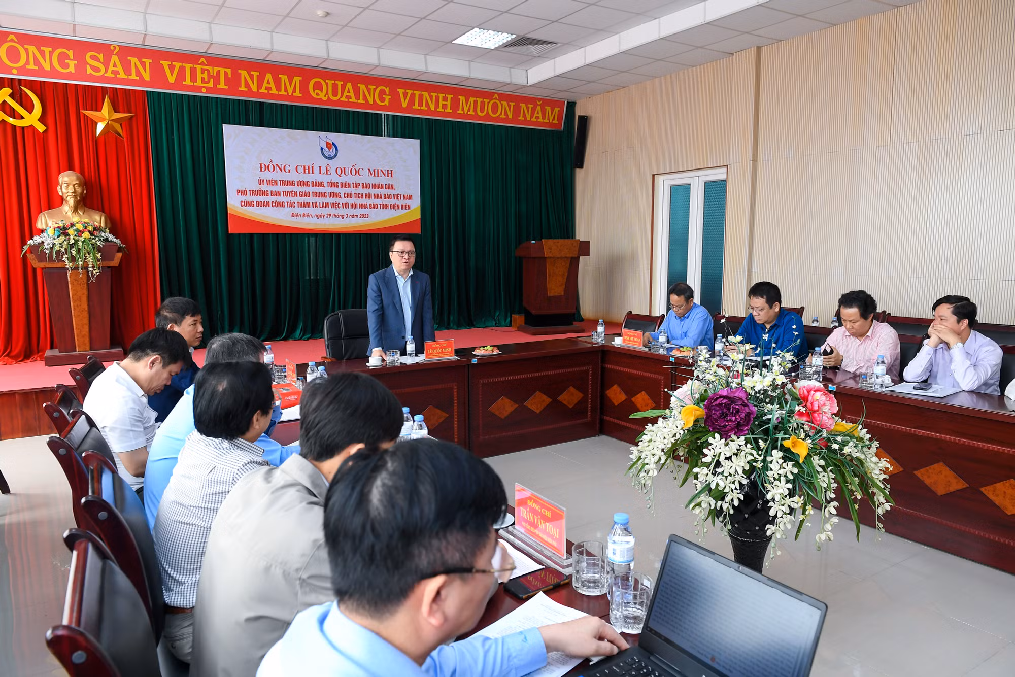 [Ảnh] Đoàn công tác Báo Nhân Dân làm việc với Tỉnh ủy Điện Biên ảnh 11