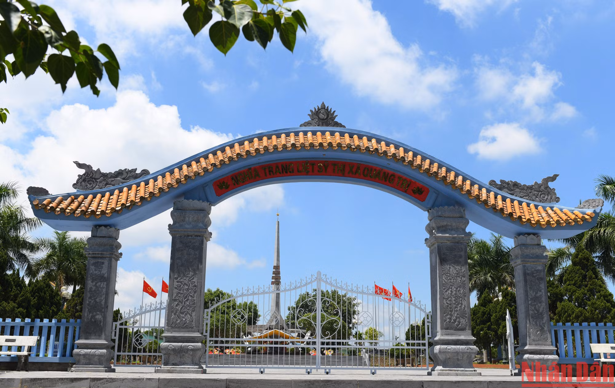 Nghĩa trang liệt sĩ thị xã Quảng Trị - nơi yên nghỉ của nhiều liệt sĩ hy sinh tại Thành cổ. Nghĩa trang liệt sĩ thị xã Quảng Trị - nơi yên nghỉ của nhiều liệt sĩ hy sinh tại Thành cổ.