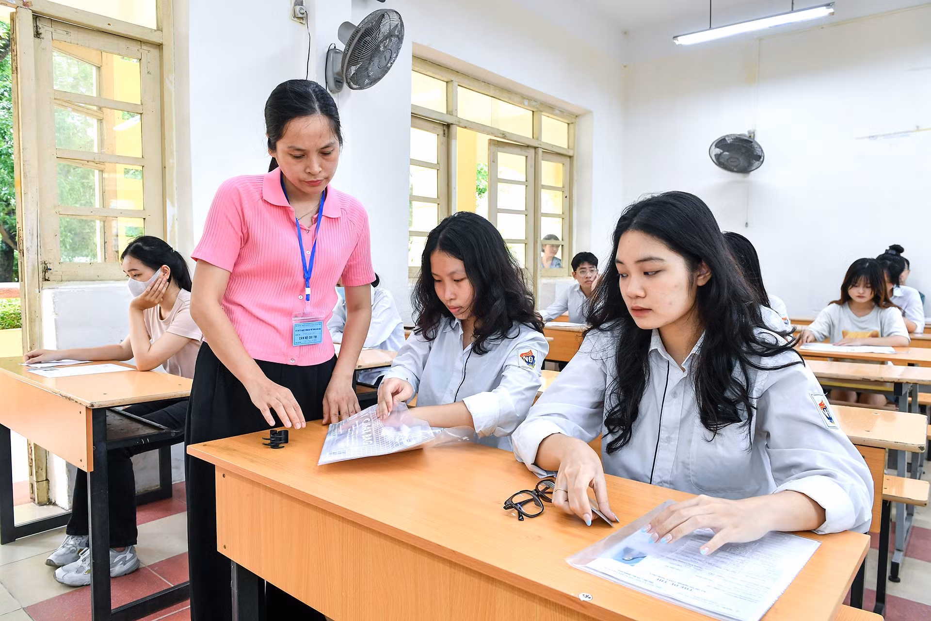 [Ảnh] Nhìn lại những khoảnh khắc đẹp của kỳ thi tốt nghiệp Trung học phổ thông 2023 ảnh 6