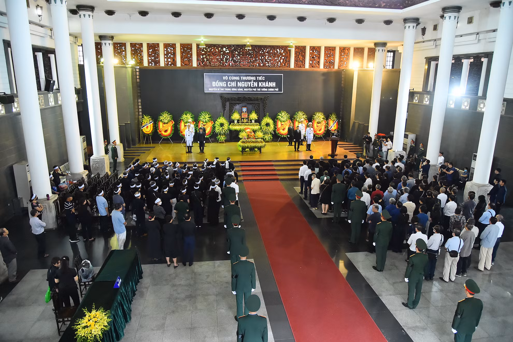 Quang cảnh buổi lễ truy điệu đồng chí Nguyễn Khánh tại Nhà tang lễ Quốc gia.