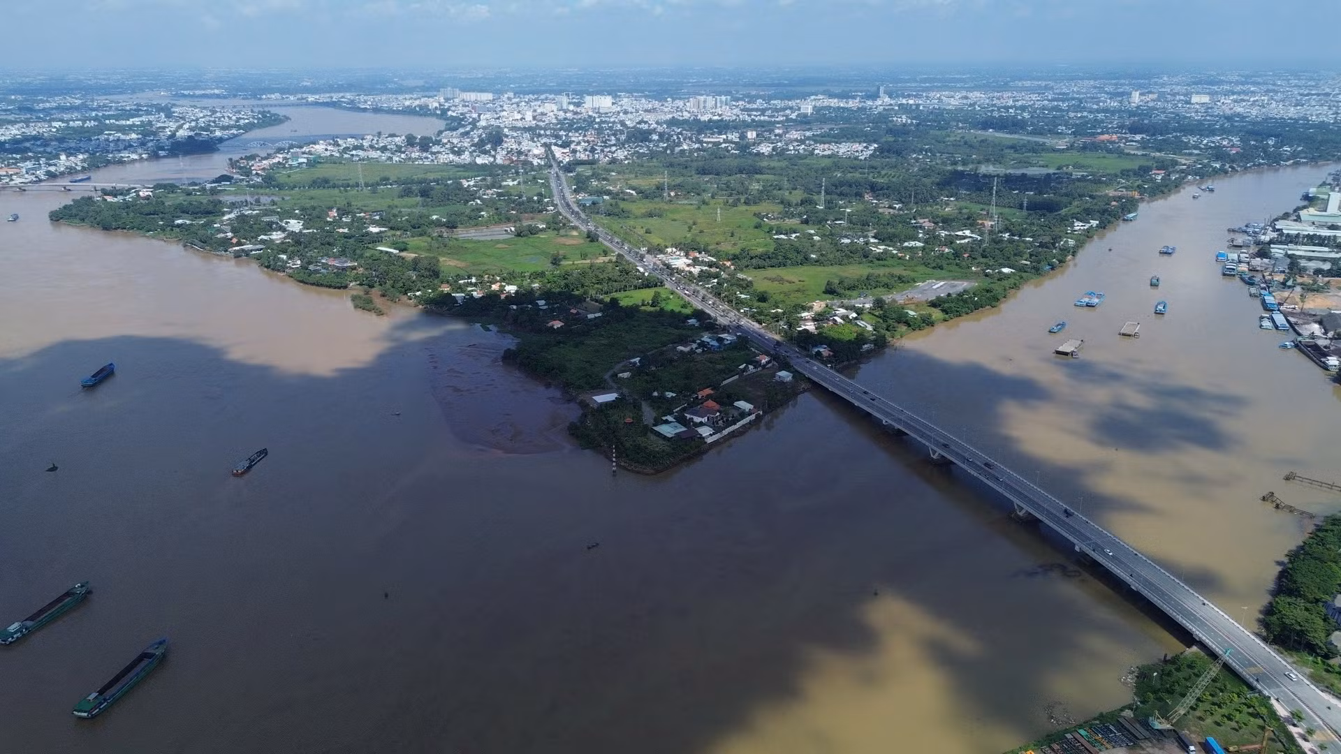 Cù lao Hiệp Hòa có tổng diện tích gần 700ha, nằm ở địa thế “vàng” của thành phố Biên Hòa, khi được bao bọc bởi 4 phía sông Đồng Nai.