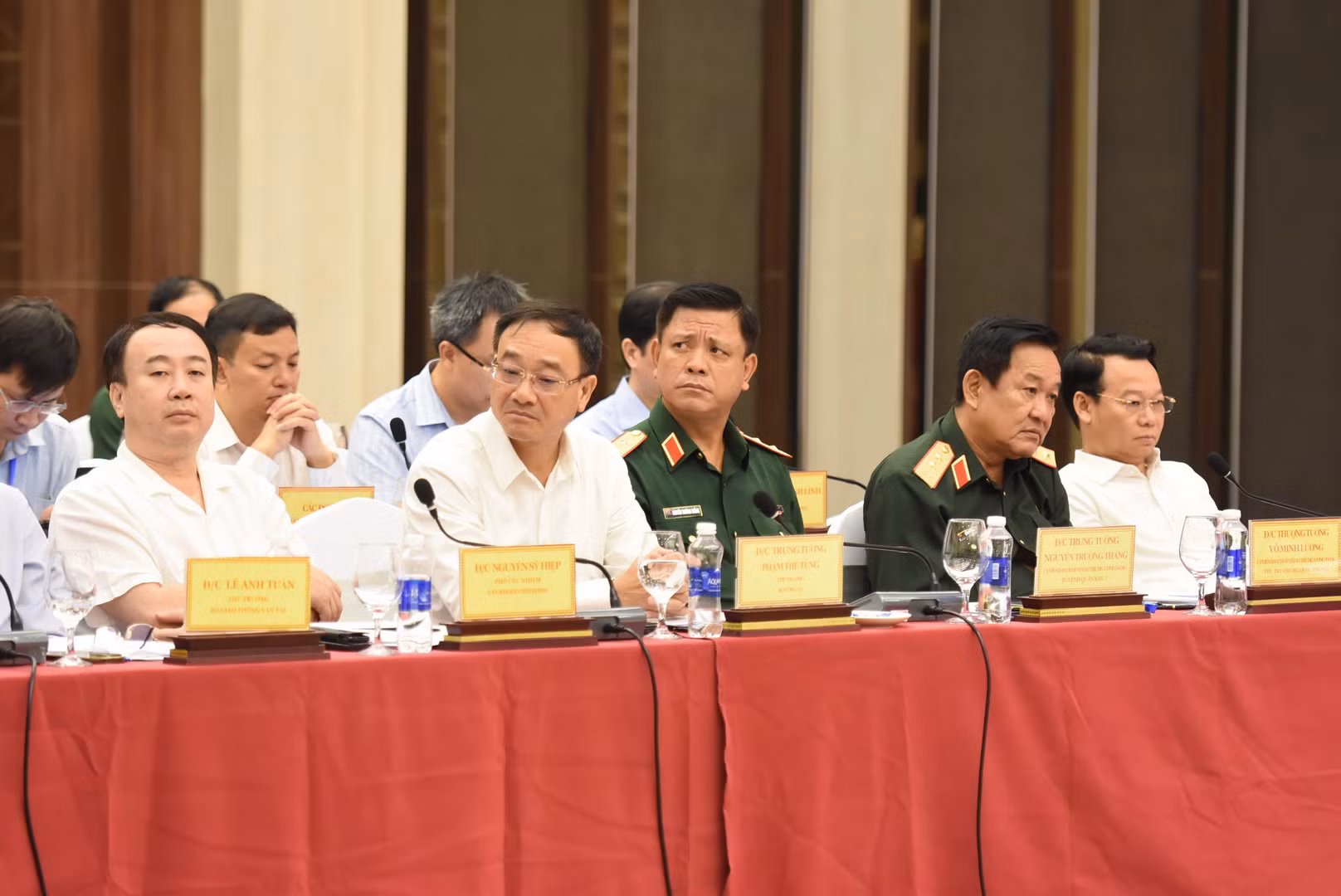 Lãnh đạo các bộ, ngành Trung ương, Quân khu 7 tham dự buổi làm việc,