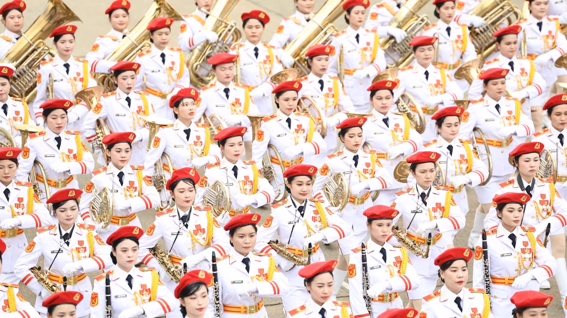 Khối nữ quân nhạc.