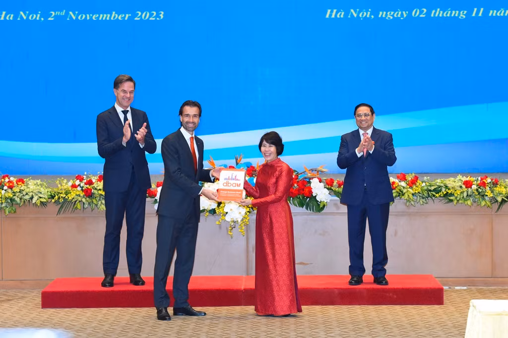 [Ảnh] Thủ tướng Phạm Minh Chính và Thủ tướng Hà Lan Mark Rutte chứng kiến Lễ trao văn kiện hợp tác ảnh 2