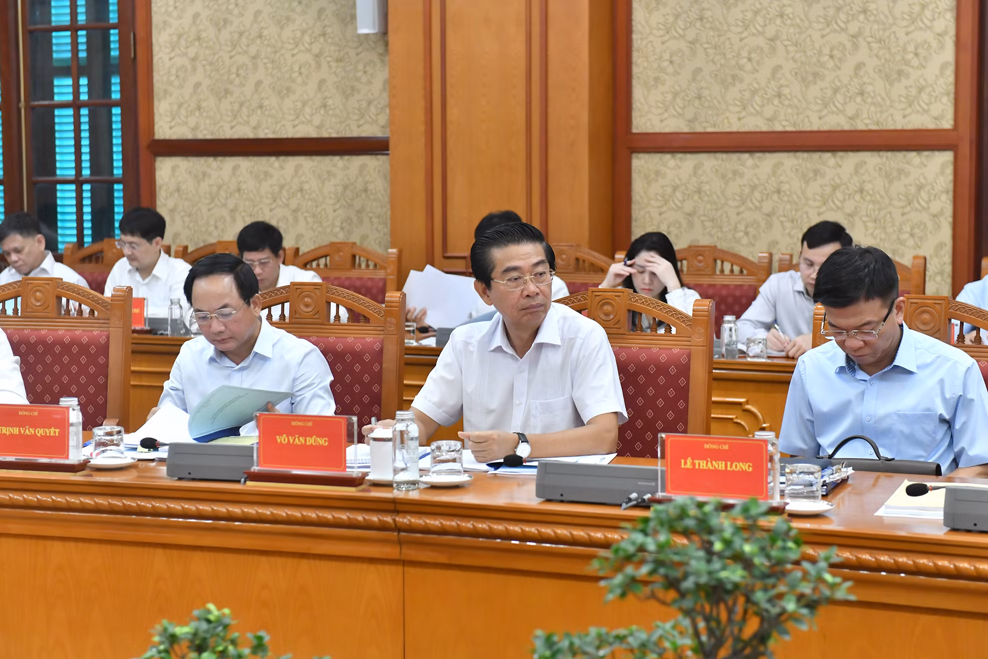 Các đại biểu tham dự phiên họp. Các đại biểu tham dự phiên họp.