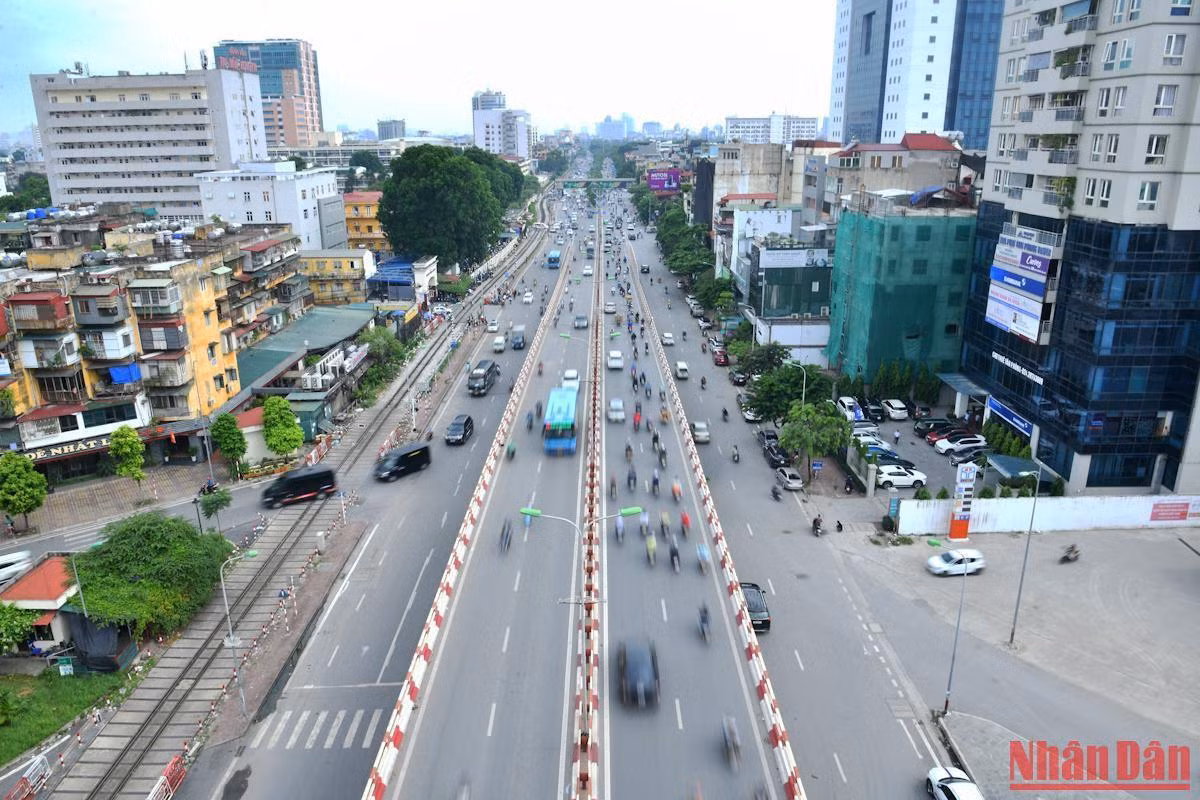 Nỗ lực thi công đúng tiến độ tuyến đường bộ trên cao dọc đường Vành đai 2 ảnh 9 Nỗ lực thi công đúng tiến độ tuyến đường bộ trên cao dọc đường Vành đai 2 ảnh 9