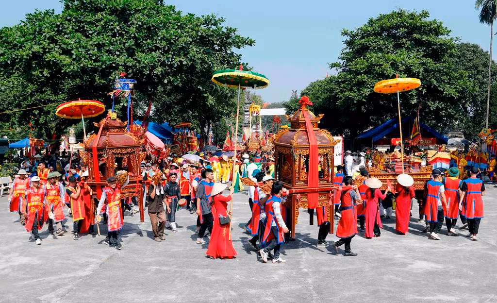Màn rước kiệu tại lễ hội. Màn rước kiệu tại lễ hội.