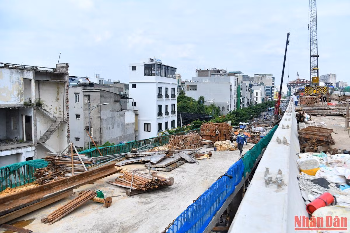 Nỗ lực thi công đúng tiến độ tuyến đường bộ trên cao dọc đường Vành đai 2 ảnh 4 Nỗ lực thi công đúng tiến độ tuyến đường bộ trên cao dọc đường Vành đai 2 ảnh 4