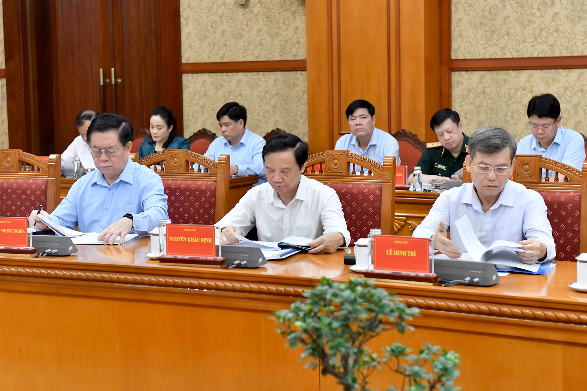 Các đại biểu tham dự phiên họp. Các đại biểu tham dự phiên họp.