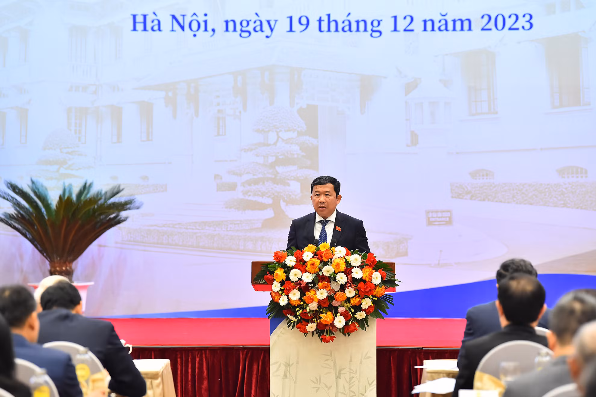 Chủ nhiệm Ủy ban Đối ngoại của Quốc hội Vũ Hải Hà trình bày tham luận tại phiên khai mạc hội nghị.