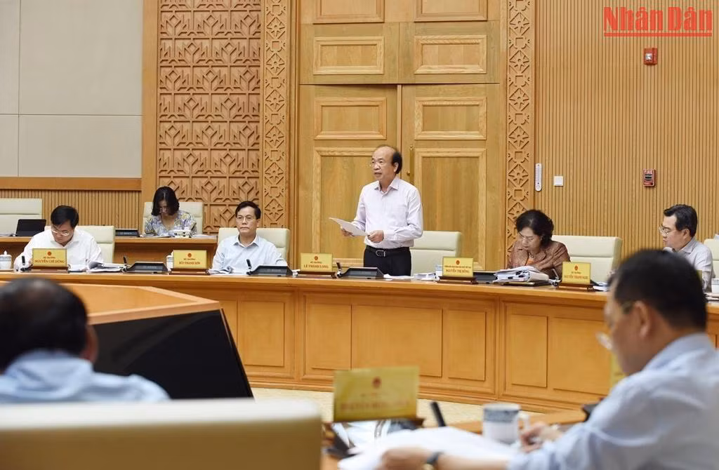Thứ trưởng Tư pháp Phan Chí Hiếu phát biểu. Thứ trưởng Tư pháp Phan Chí Hiếu phát biểu.