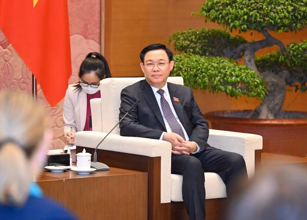 Chủ tịch Quốc hội Vương Đình Huệ phát biểu tại buổi tiếp.