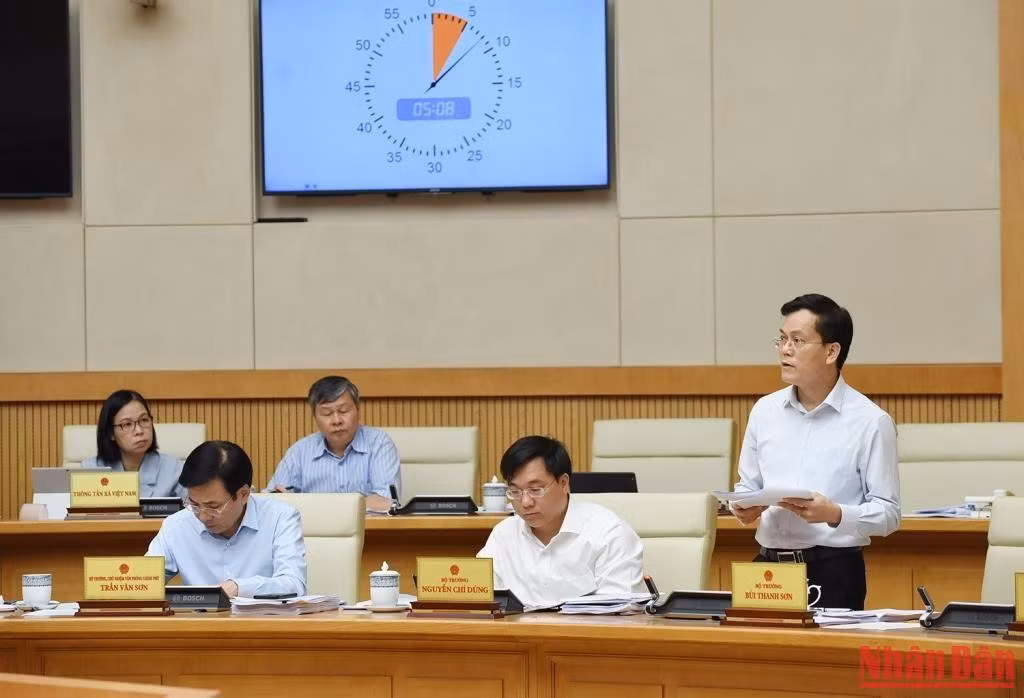 Thứ trưởng Ngoại giao Hà Kim Ngọc phát biểu. Thứ trưởng Ngoại giao Hà Kim Ngọc phát biểu.