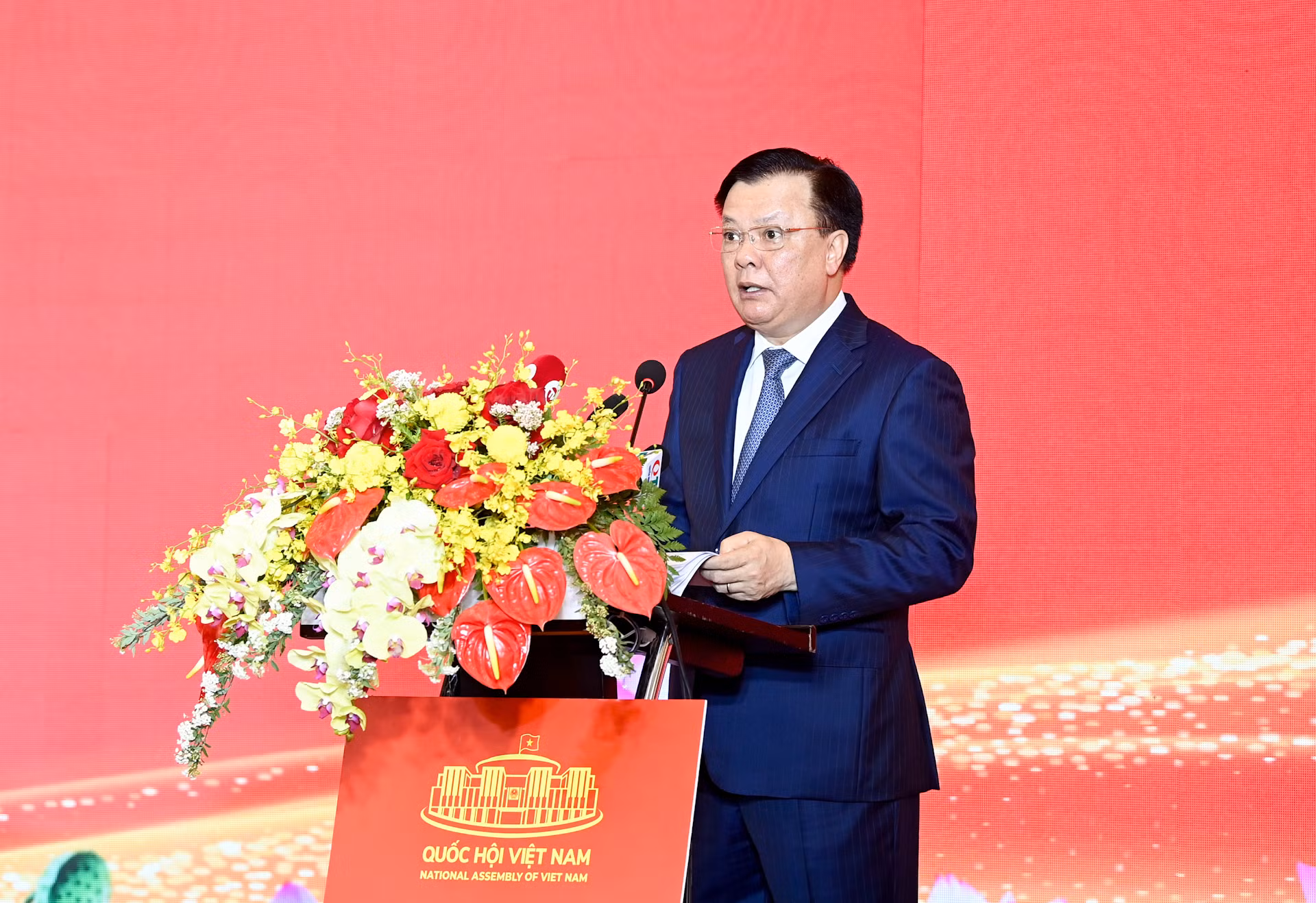 Bí thư Thành ủy Hà Nội Đinh Tiến Dũng phát biểu chào mừng hội nghị.