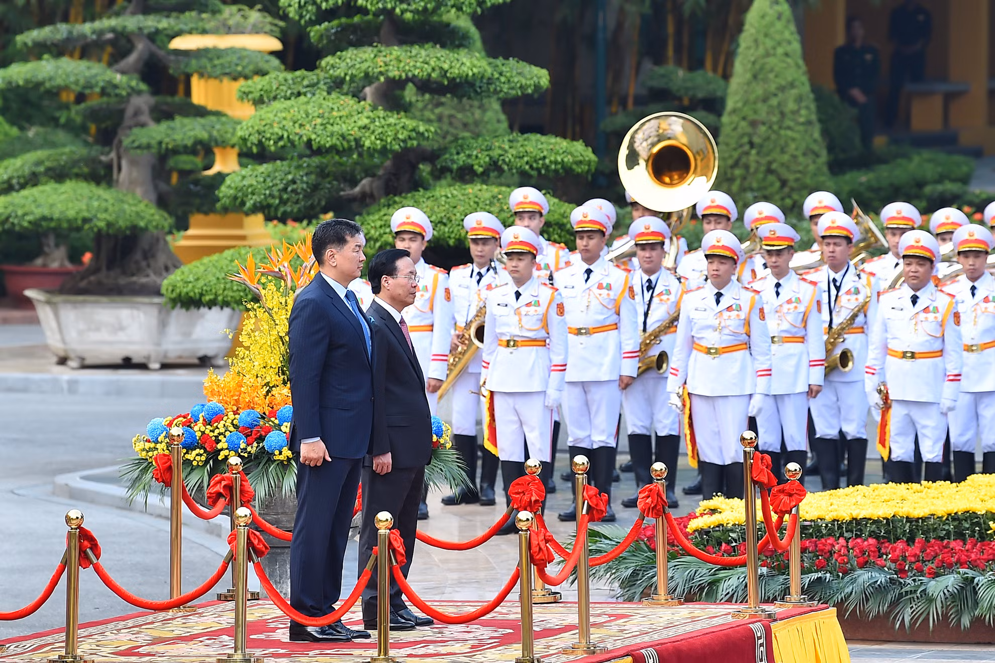[Ảnh] Chủ tịch nước Võ Văn Thưởng chủ trì lễ đón, hội đàm với Tổng thống Mông Cổ Ukhnaagiin Khurelsukh ảnh 3