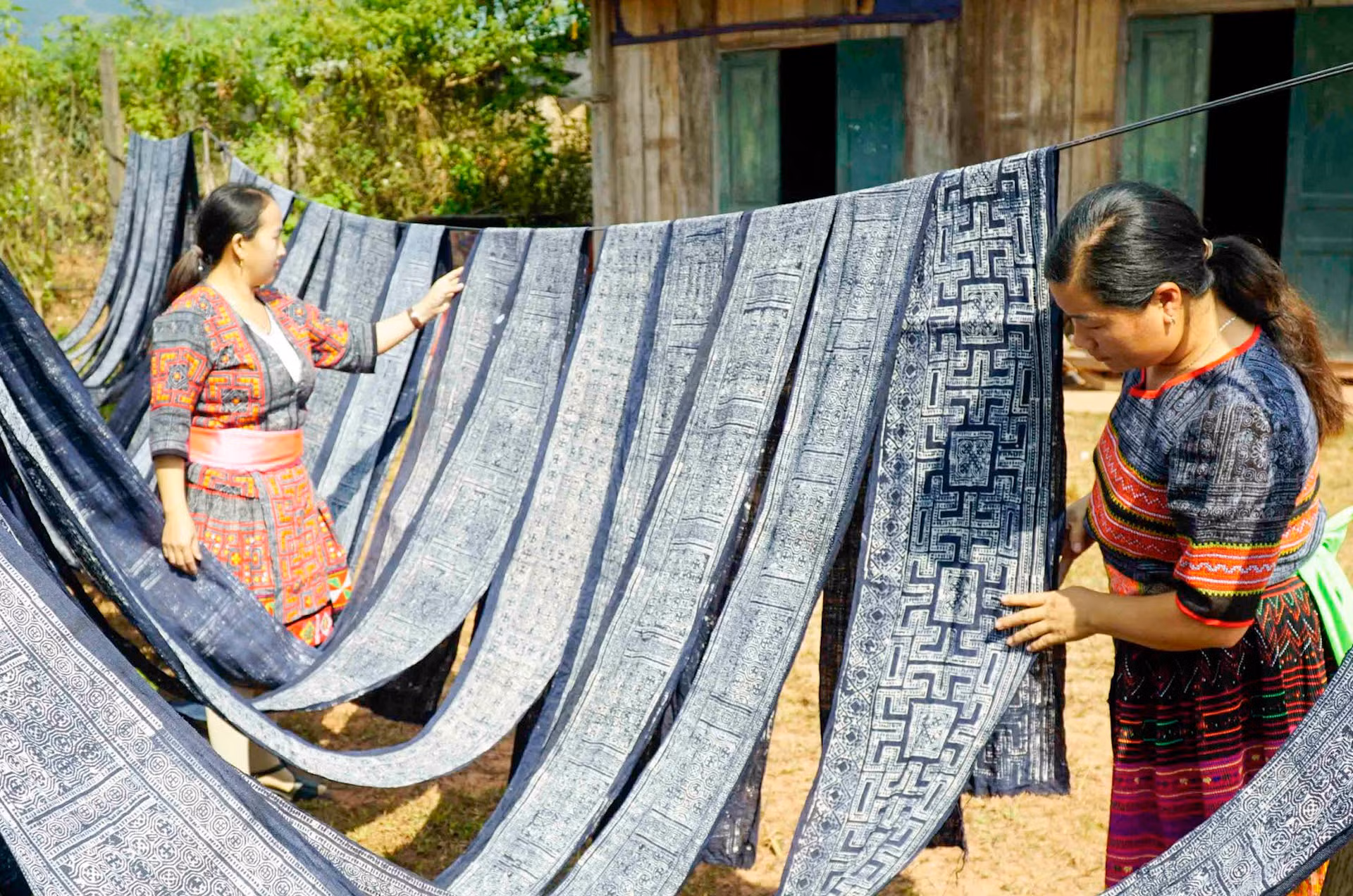 Từ nguồn vốn vay của Ngân hàng Chính sách xã hội nhiều nông dân của huyện Mường Nhé, tỉnh Điện Biên đã vươn lên thoát nghèo. (Ảnh VINH DUY)
