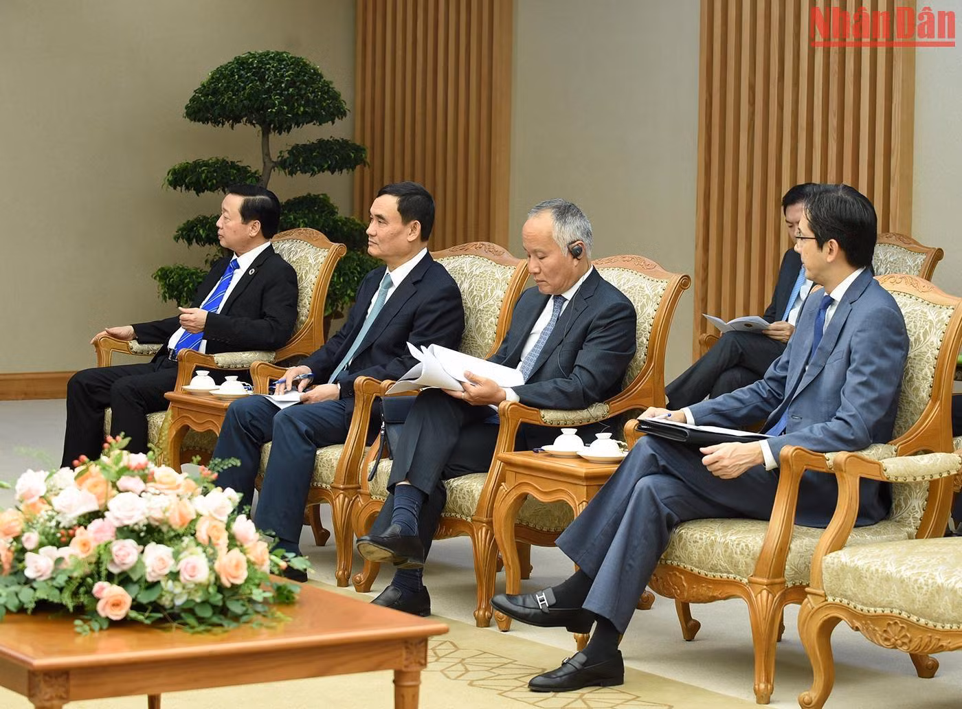 Đại diện lãnh đạo của các bộ, ban, ngành của phía Việt Nam tham dự buổi tiếp. Đại diện lãnh đạo của các bộ, ban, ngành của phía Việt Nam tham dự buổi tiếp.