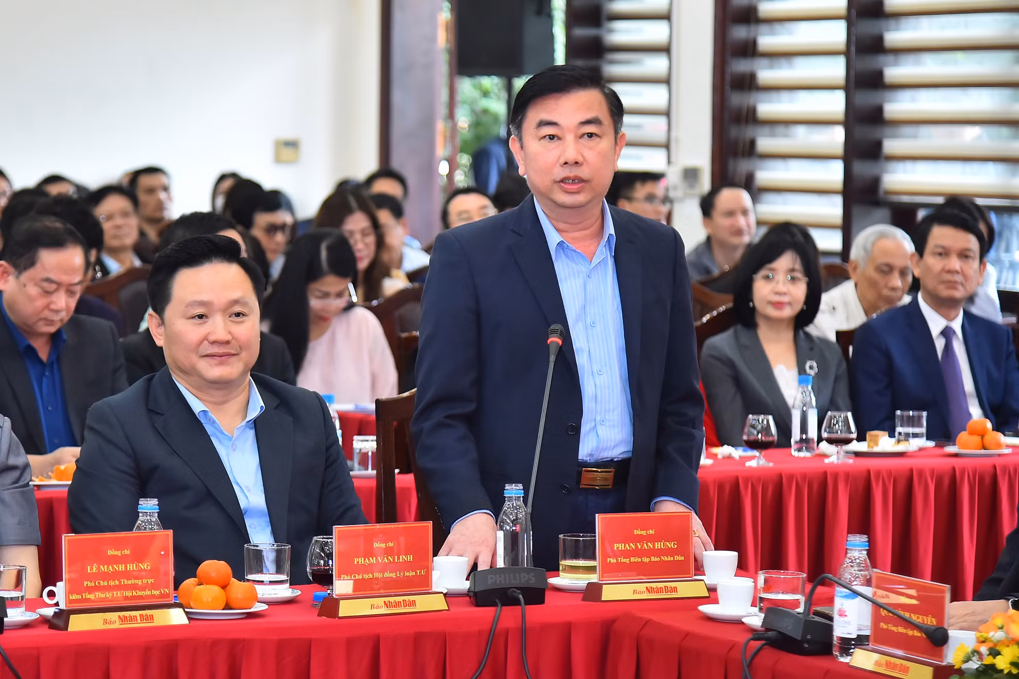 Tổng Biên tập Báo Hà Nội Mới Nguyễn Minh Đức phát biểu ý kiến tại Hội nghị Giao ban báo chí đầu Xuân Giáp Thìn 2024.