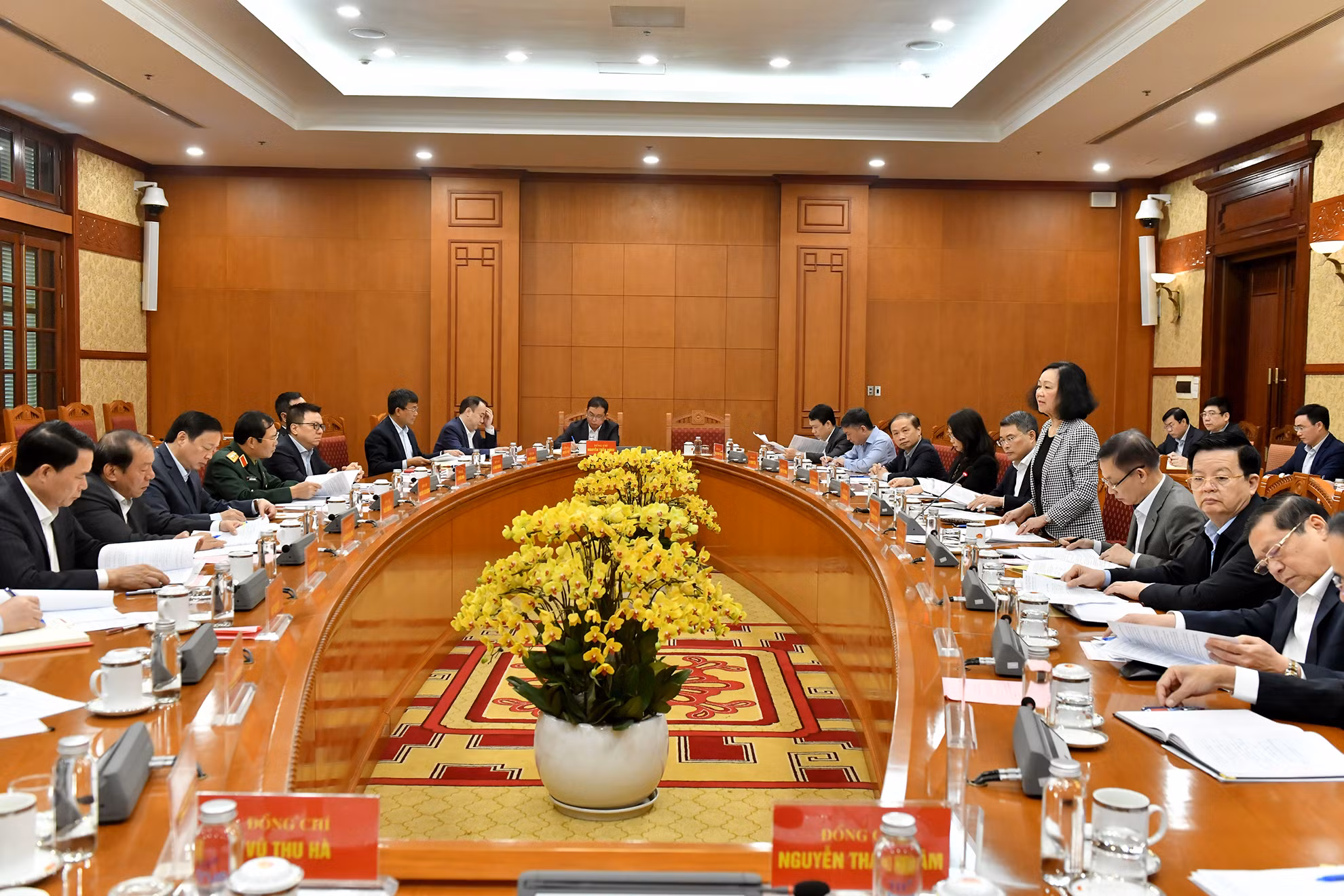 Quang cảnh phiên họp thứ nhất của Tiểu ban Tổ chức phục vụ Đại hội XIV của Đảng.