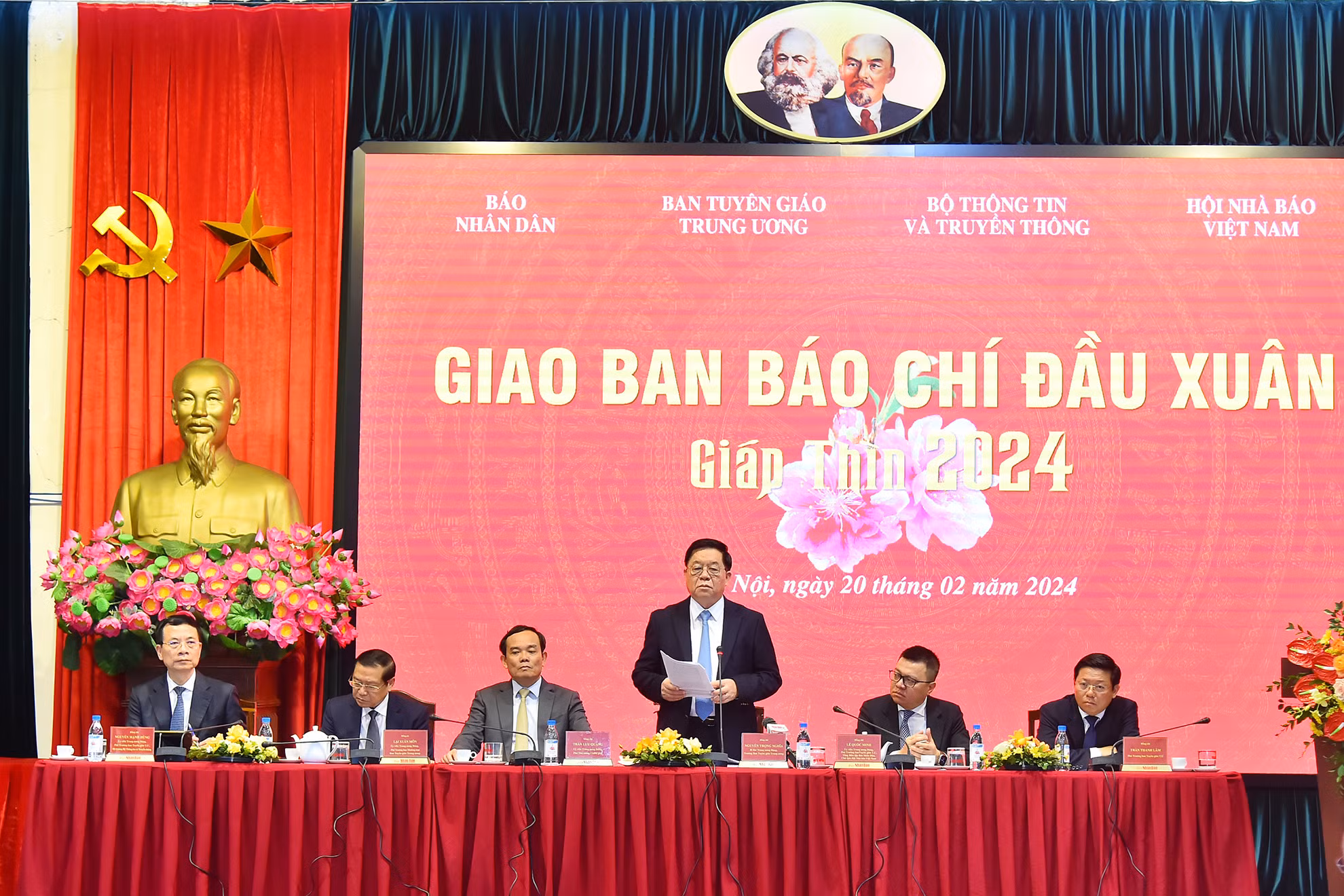 Đồng chí Nguyễn Trọng Nghĩa, Bí thư Trung ương Đảng, Trưởng Ban Tuyên giáo Trung ương phát biểu ý kiến chỉ đạo tại Hội nghị Giao ban báo chí đầu Xuân Giáp Thìn 2024.