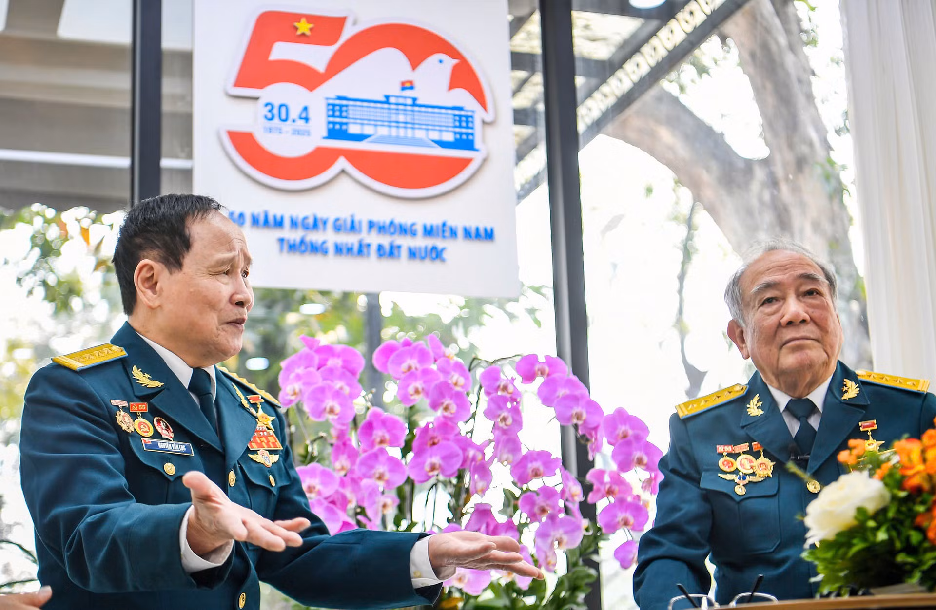 Hai thành viên của Phi đội Quyết thắng: Đại tá Nguyễn Văn Lục và Đại tá Hán Văn Quảng.