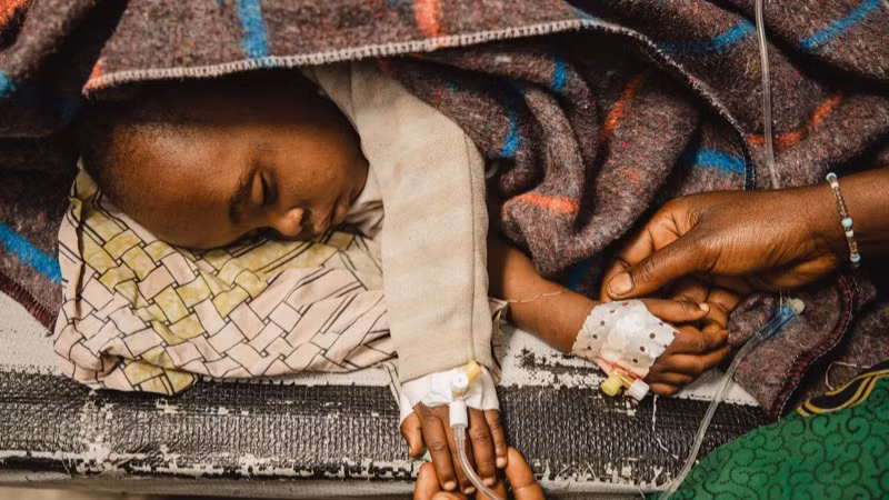 Một trẻ mắc bệnh tả tại Trung tâm Điều trị Afya Sake, CHDC Congo. (Ảnh: UNICEF) Một trẻ mắc bệnh tả tại Trung tâm Điều trị Afya Sake, CHDC Congo. (Ảnh: UNICEF)
