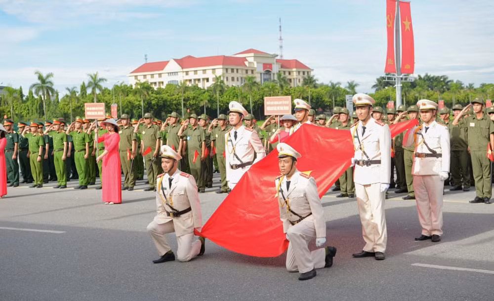 Quyết tâm tiếp tục bảo đảm an ninh trật tự cho nhân dân trên toàn tỉnh. Quyết tâm tiếp tục bảo đảm an ninh trật tự cho nhân dân trên toàn tỉnh.
