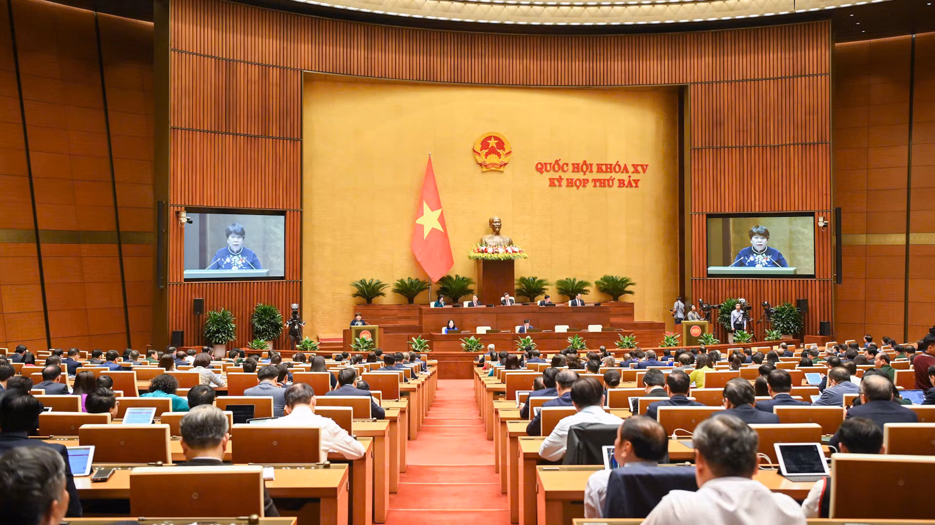 Kỳ họp thứ 7, Quốc hội khóa XV in đậm dấu ấn với việc thông qua Luật Bảo hiểm xã hội (sửa đổi). (Ảnh DUY LINH)