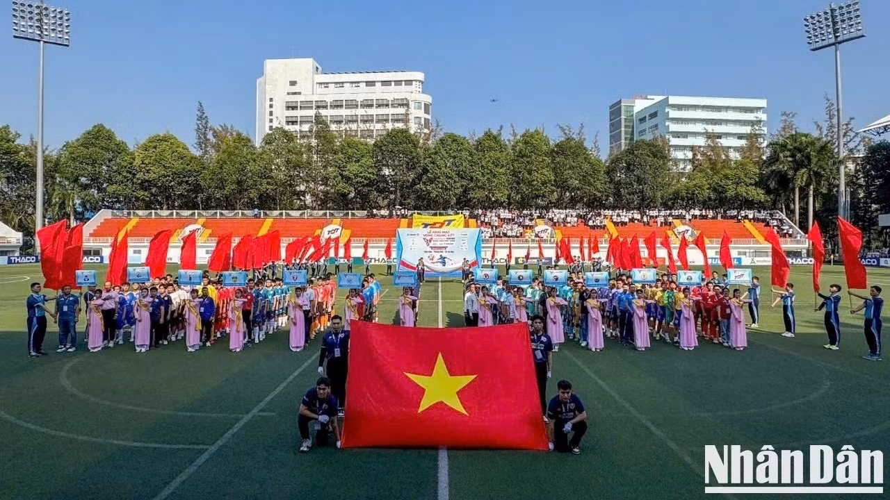 12 đội bóng tranh tài ở vòng chung kết diễn ra tại Thành phố Hồ Chí Minh.