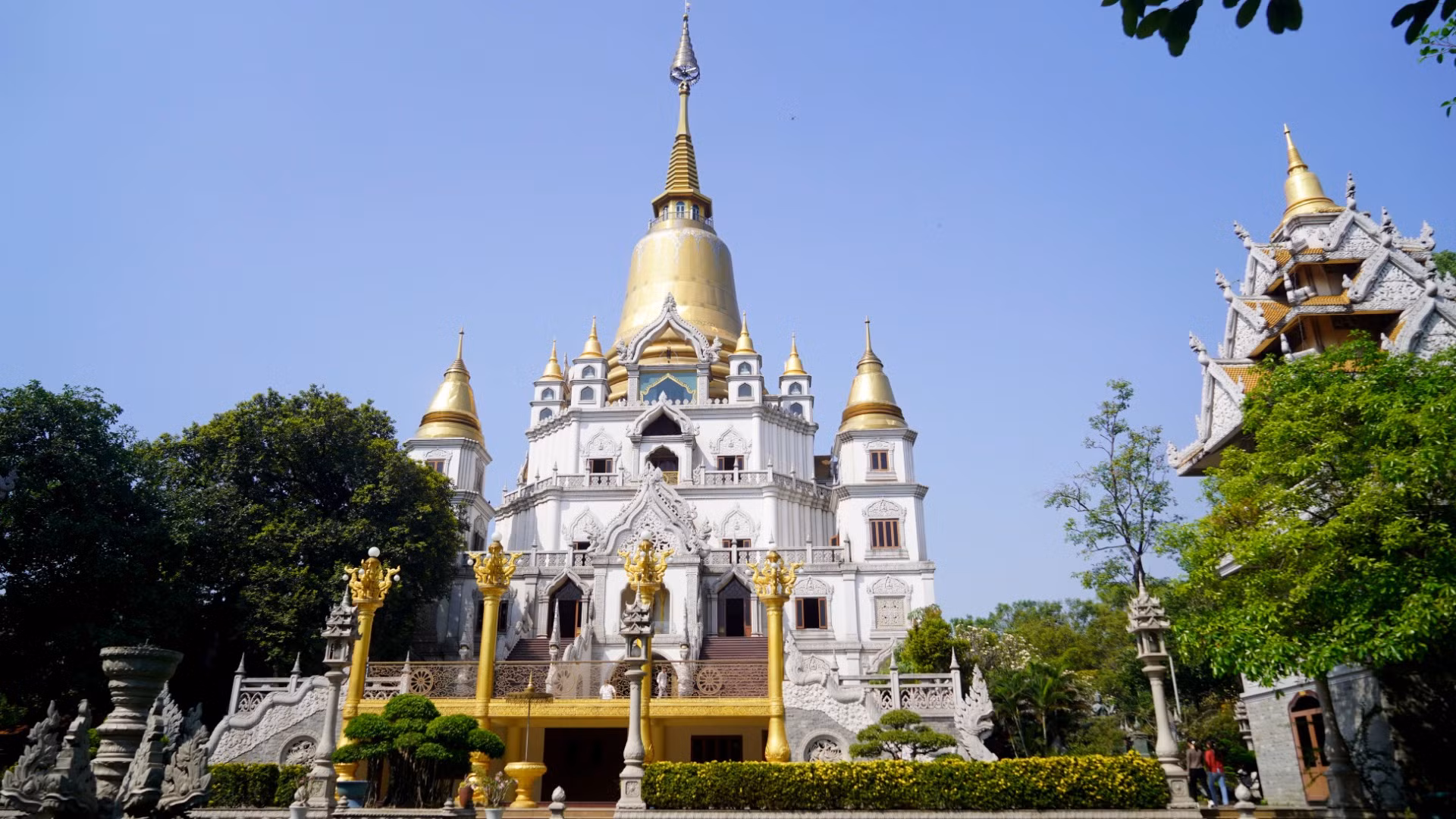 Chùa Bửu Long còn có tên gọi khác là Thiền viện Tổ đình Bửu Long, là một trong những địa điểm nổi tiếng, được nhiều du khách ghé thăm khi du lịch tại Thành phố Hồ Chí Minh. Chùa Bửu Long còn có tên gọi khác là Thiền viện Tổ đình Bửu Long, là một trong những địa điểm nổi tiếng, được nhiều du khách ghé thăm khi du lịch tại Thành phố Hồ Chí Minh.