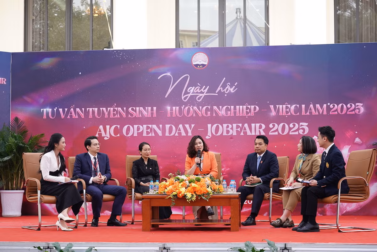 [Ảnh] Một ngày trải nghiệm làm sinh viên Học viện Báo chí và Tuyên truyền ảnh 8