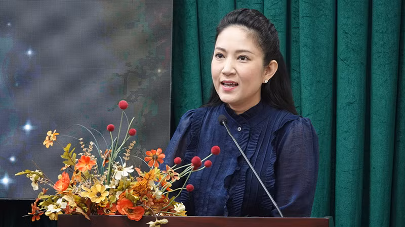 Nghệ sĩ Ưu tú Nguyễn Thị Thanh Thúy, Phó Giám đốc Sở Văn hóa và Thể thao Thành phố Hồ Chí Minh thông tin về liên hoan. Nghệ sĩ Ưu tú Nguyễn Thị Thanh Thúy, Phó Giám đốc Sở Văn hóa và Thể thao Thành phố Hồ Chí Minh thông tin về liên hoan.