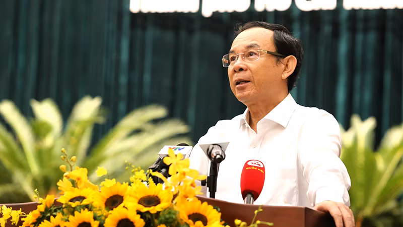 Đồng chí Nguyễn Văn Nên phát biểu tại hội nghị. Đồng chí Nguyễn Văn Nên phát biểu tại hội nghị.