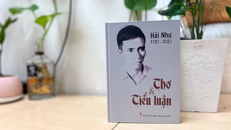 Bìa tác phẩm "Hải Như- Thơ và tiểu luận" vừa được phát hành. Bìa tác phẩm "Hải Như- Thơ và tiểu luận" vừa được phát hành.