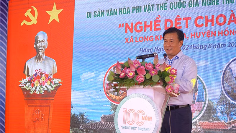 Phó Chủ tịch Ủy ban nhân dân tỉnh Đồng Tháp Nguyễn Phước Thiện phát biểu tại buổi lễ.