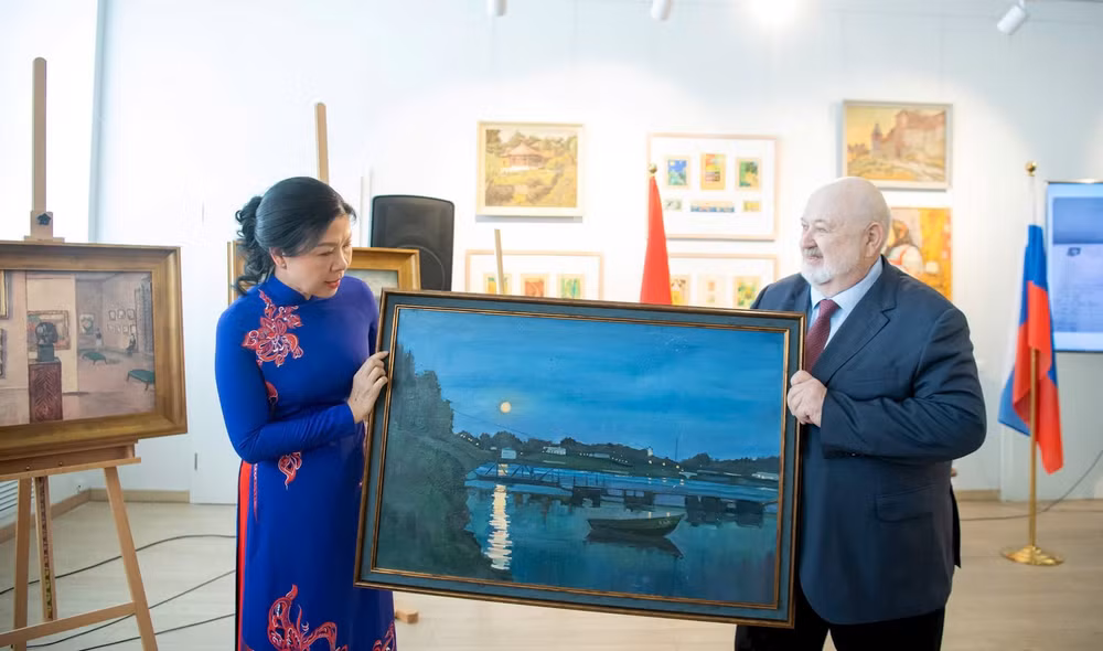 Phu nhân Ngô Phương Ly đến thăm Trường đại học Điện ảnh Quốc gia Nga mang tên S.A.Gerasimov (VGIK). Ảnh: Nguyễn Hồng