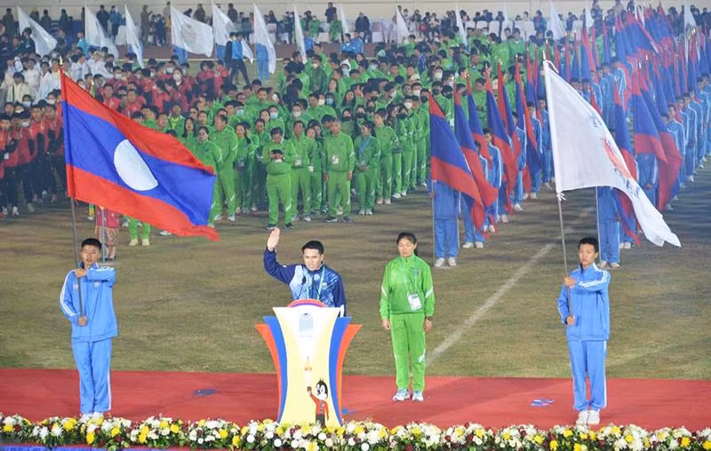 Tổng Bí thư, Chủ tịch nước Lào Thongloun Sisoulith tham dự Lễ khai mạc. (Ảnh: Báo Pasaxon)