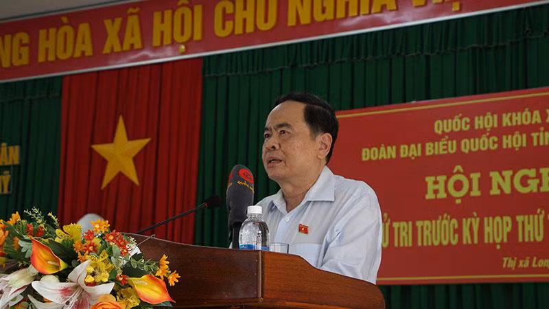 Phó Chủ tịch Thường trực Quốc hội Trần Thanh Mẫn phát biểu tại buổi tiếp xúc cử tri.